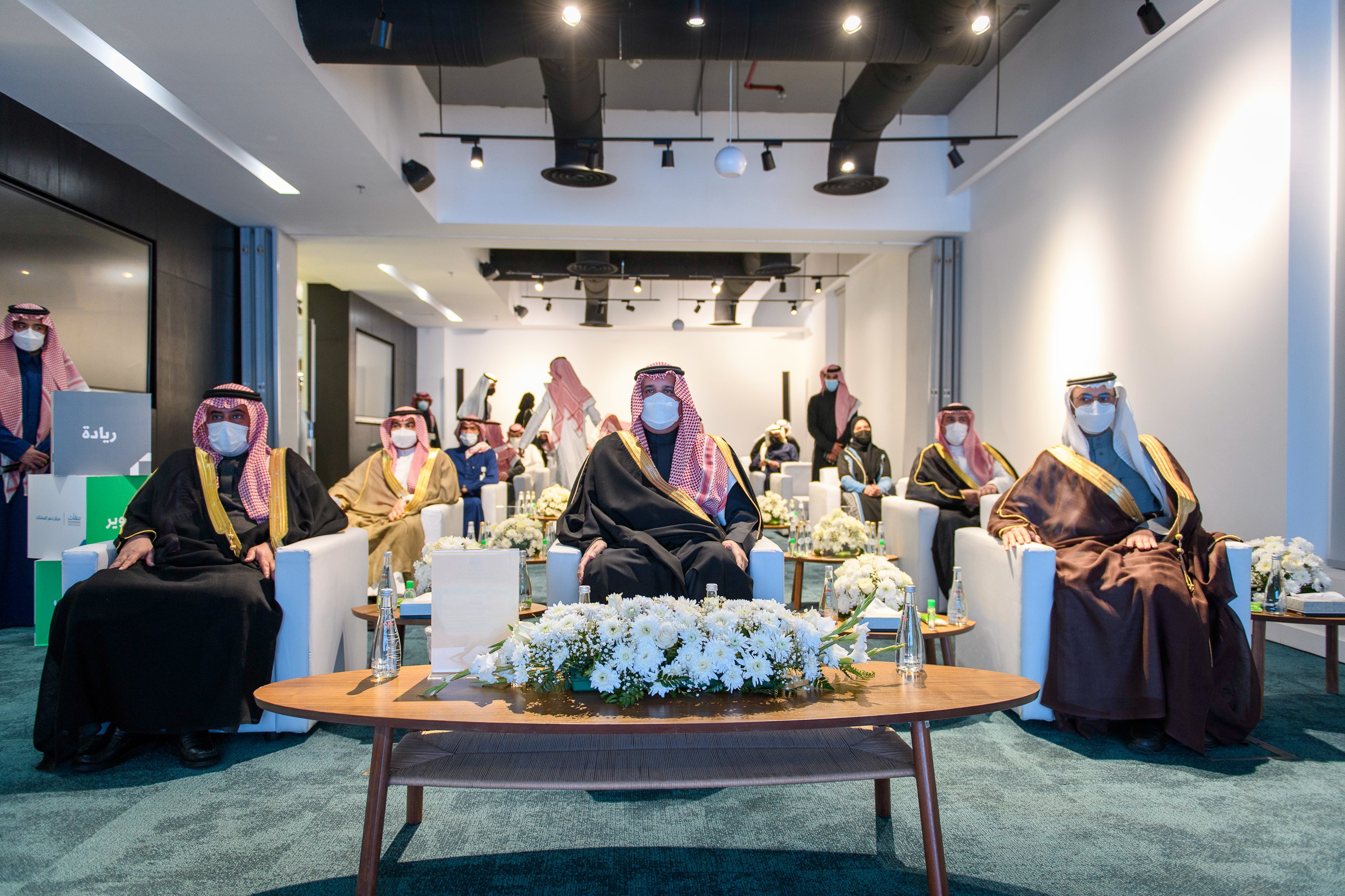 سمو أمير المدينة المنورة يزور مركز دعم المنشآت بالمنطقة