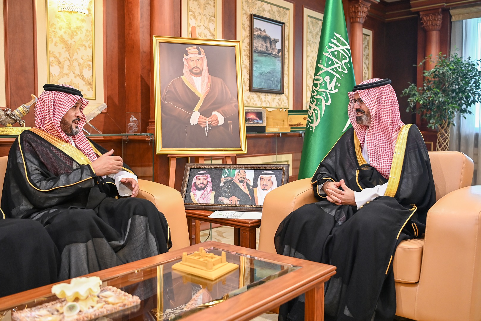 نائب أمير منطقة جازان يستقبل محافظ الهيئة العامة للمنشآت الصغيرة والمتوسطة