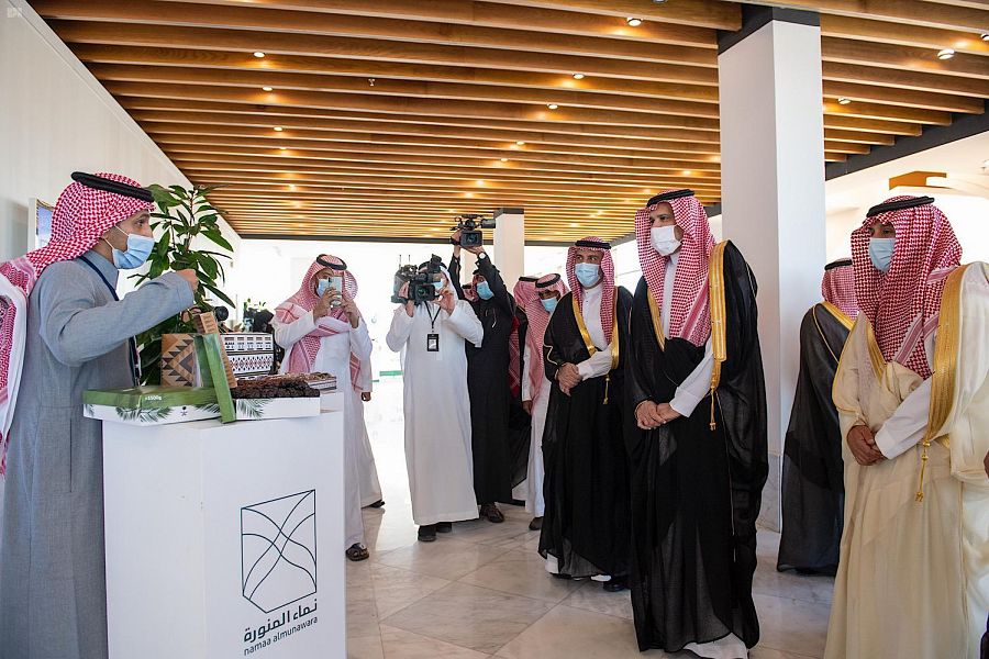 سمو أمير منطقة المدينة المنورة يُدشن مركز دعم المنشآت بالمنطقة